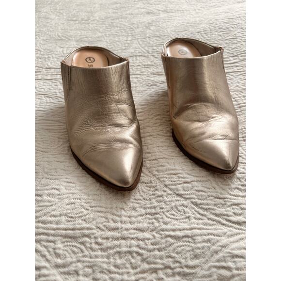 Gold Mules Cowboy Wooden Heel - Picture 1 of 3